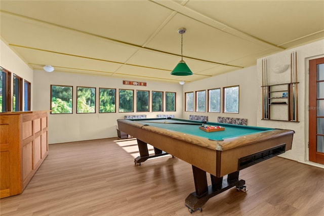 playroom with pool table and hardwood / wood-style floors