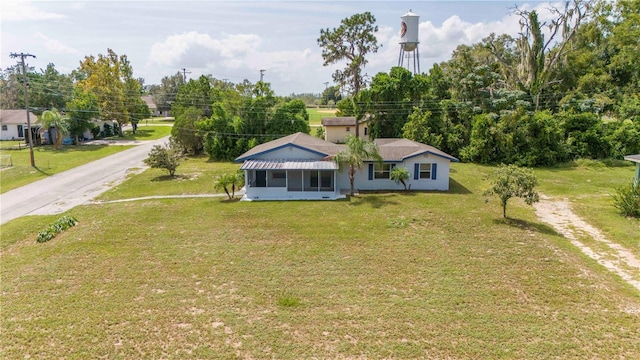 view of front of property with a front yard