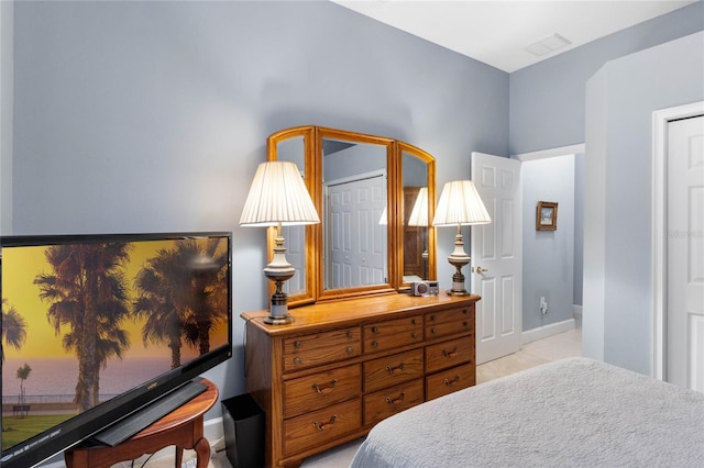 bedroom featuring a closet