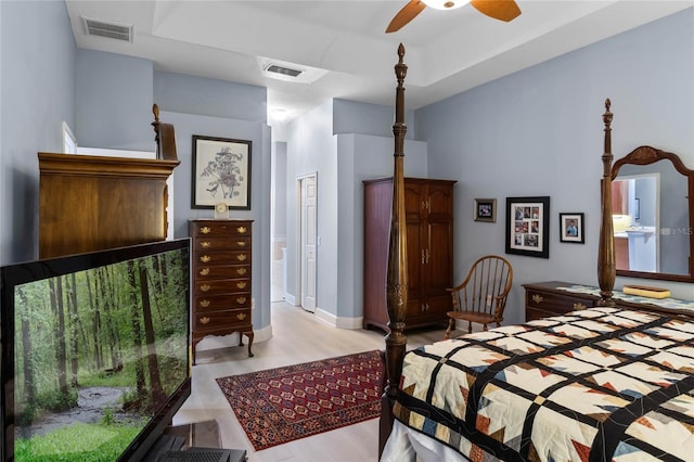 bedroom with ceiling fan