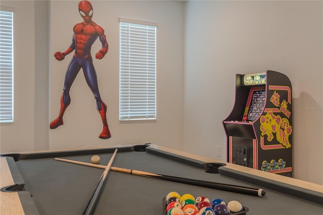 game room featuring pool table