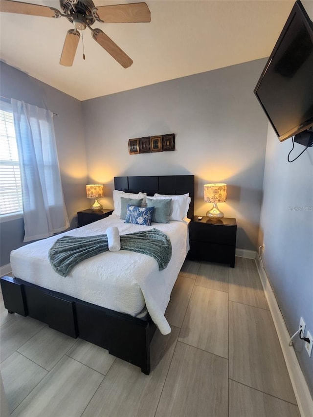 bedroom with ceiling fan