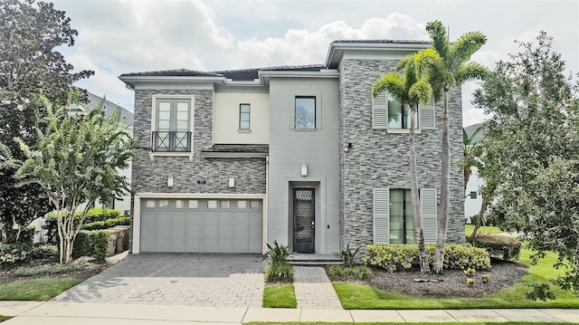 view of front of home featuring a garage