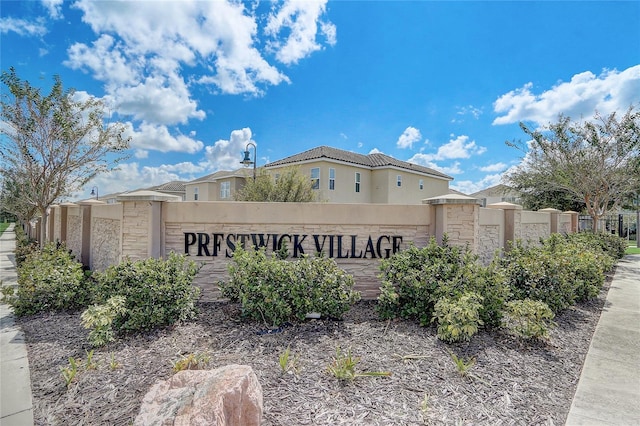 view of community / neighborhood sign