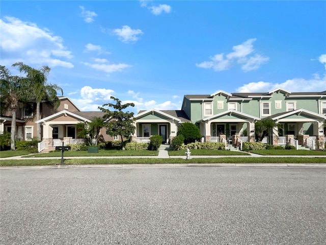 view of front of home featuring a porch