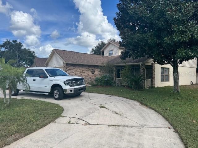 view of front of house with a front lawn