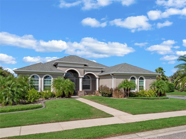 view of front of property with a front yard