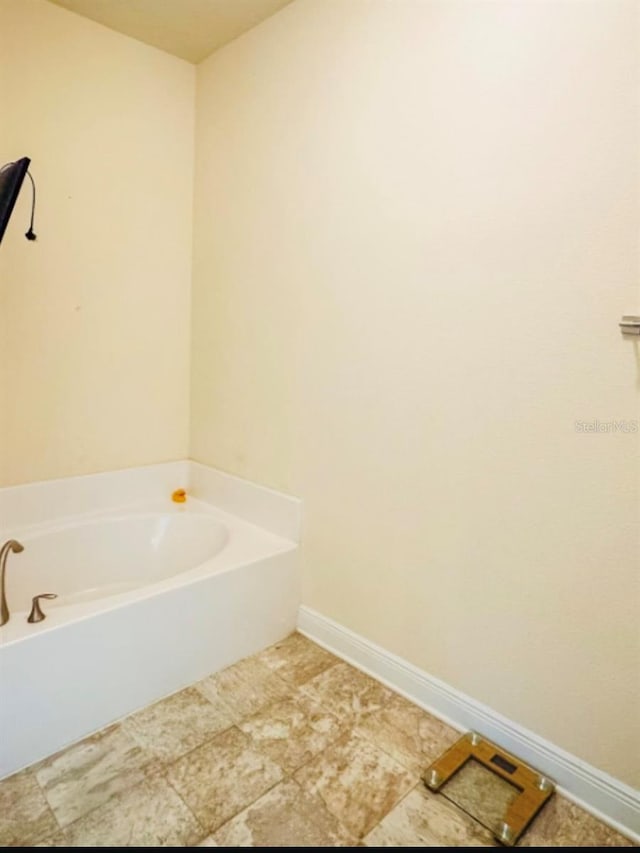 bathroom featuring a bathing tub