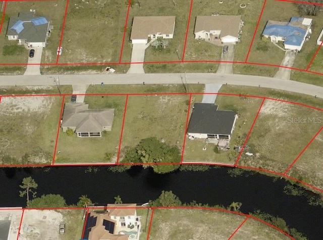 Listing photo 2 for 1720 NE 12th Ter, Cape Coral FL 33909