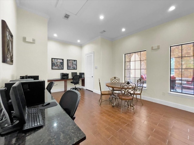 909 Charo Pkwy Unit 1021, Davenport, FL 33897 - office space with ornamental molding, plenty of natural light, wood finished floors, and recessed lighting