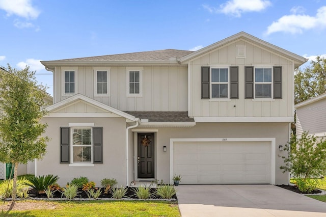 view of front facade with a garage