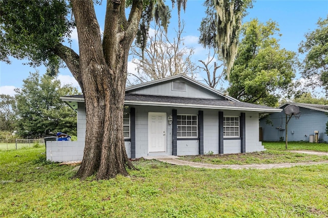 view of front of home with a front yard