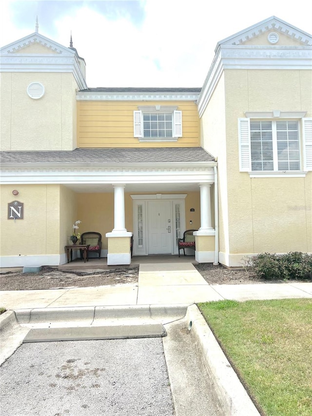 view of front facade featuring covered porch