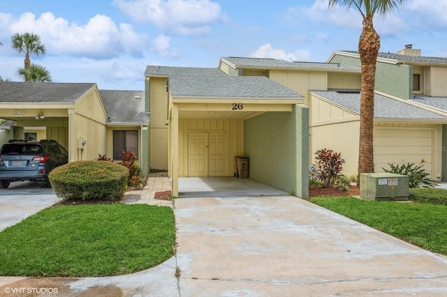 view of front of home featuring a front lawn