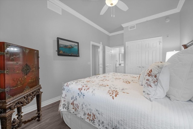 bedroom with ceiling fan, a closet, crown molding, and dark wood-type flooring