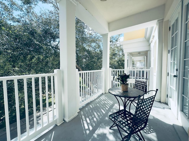 balcony featuring covered porch