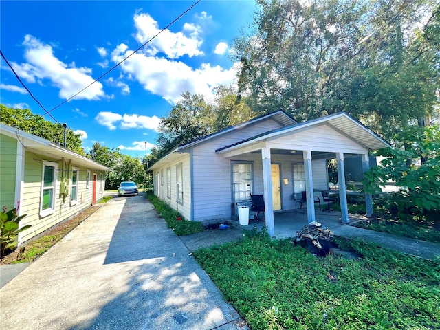 view of front of home with covered porch