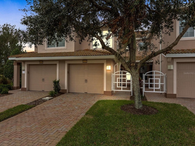 view of front of house featuring a garage