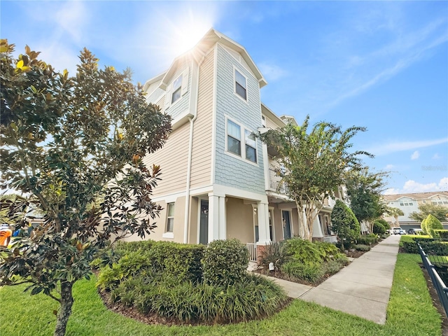 594 Piazza Pt, Oviedo, FL 32765 - view of side of home with stucco siding