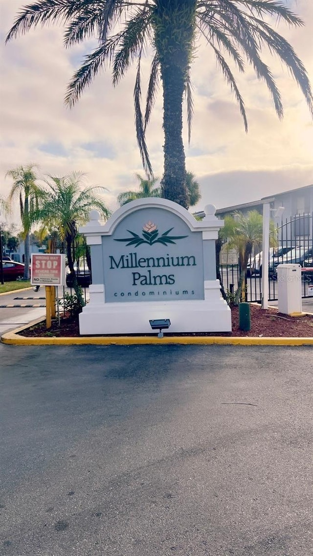 view of community / neighborhood sign