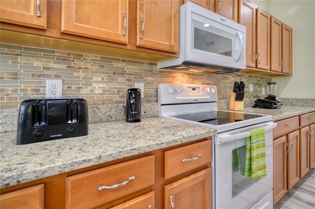 221 Las Fuentes Dr, Kissimmee, FL 34746 - photo 16