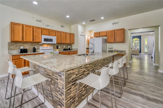221 Las Fuentes Dr, Kissimmee, FL 34746 - photo 17