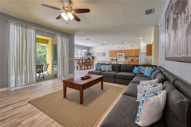 221 Las Fuentes Dr, Kissimmee, FL 34746 - photo 21