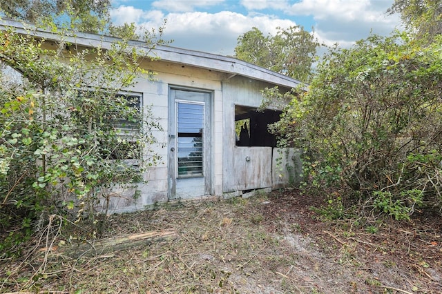 view of property entrance