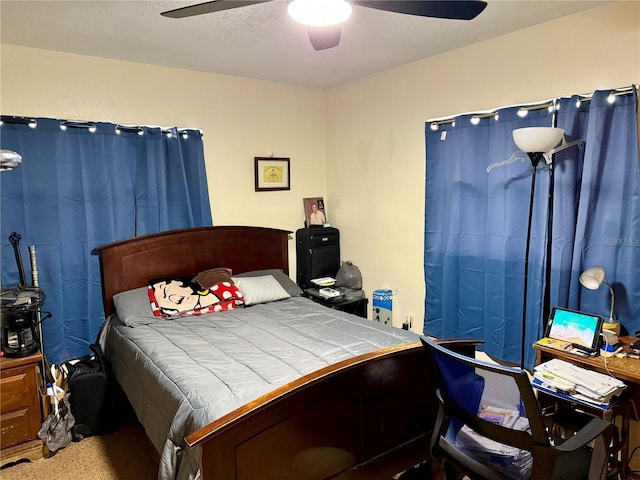 bedroom featuring ceiling fan