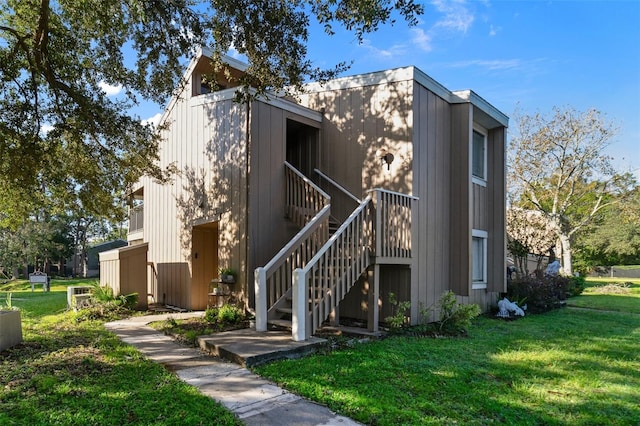 exterior space with a yard