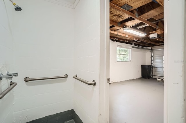 bathroom featuring concrete flooring