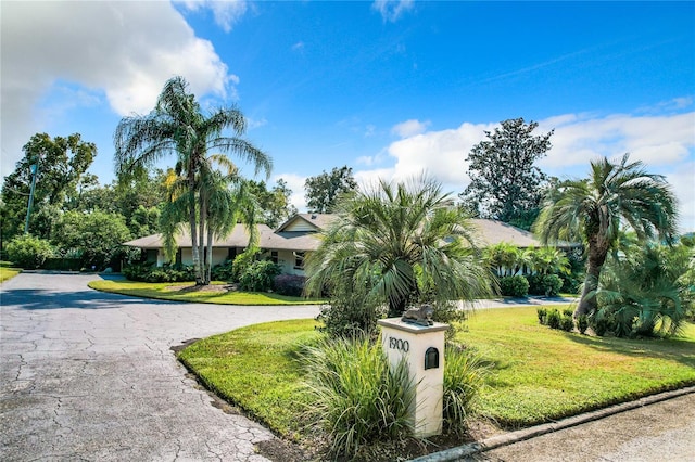 view of front of property with a front yard