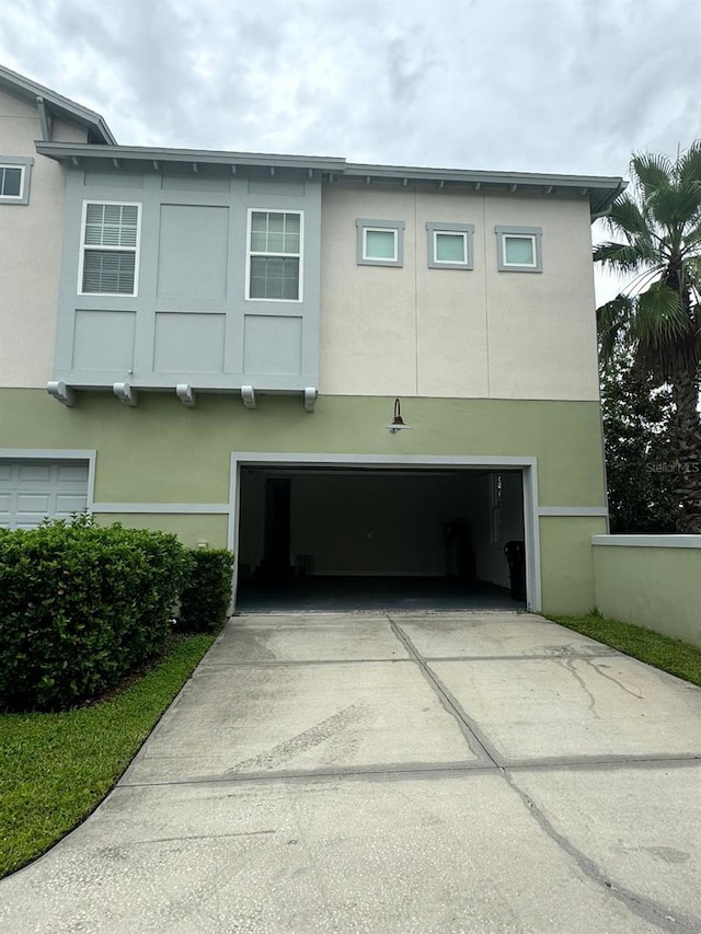 view of front of house featuring a garage