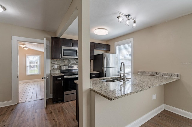 112 S Moss St, Leesburg, FL 34748 - photo 7