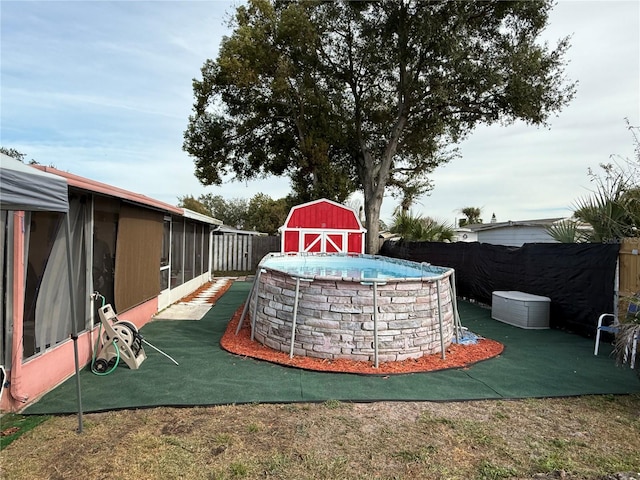 view of yard with a storage shed