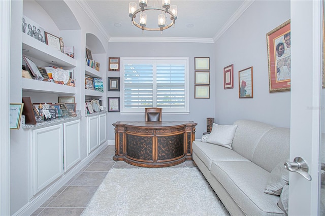 living area featuring an inviting chandelier, ornamental molding, light tile patterned flooring, and built in features