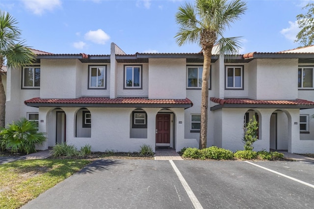 view of mediterranean / spanish-style home