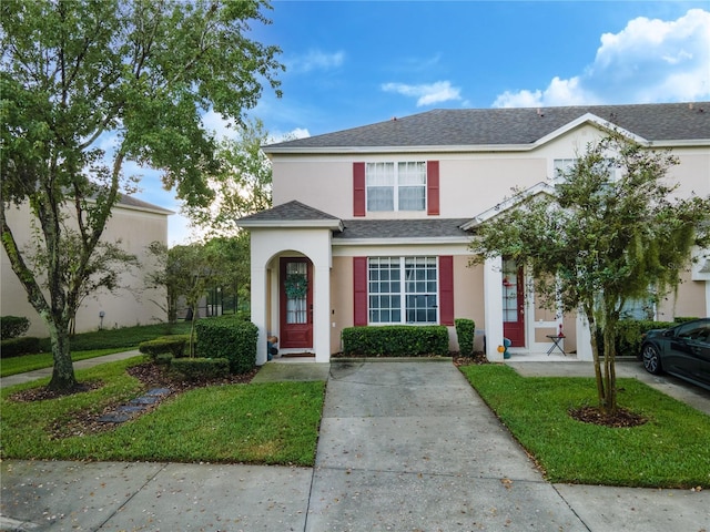 view of front of house featuring a front lawn