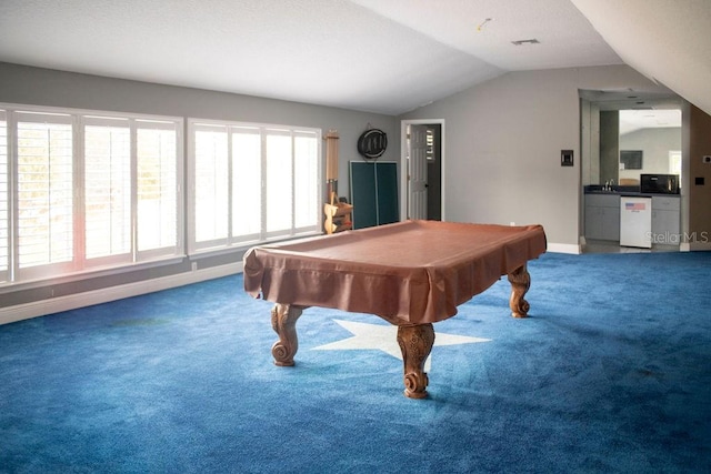 playroom with sink, carpet floors, lofted ceiling, and billiards