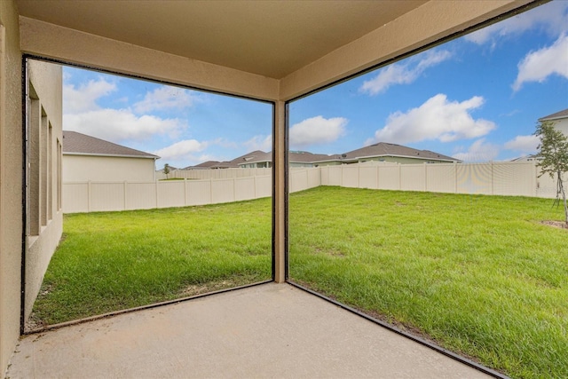 view of yard featuring a patio area