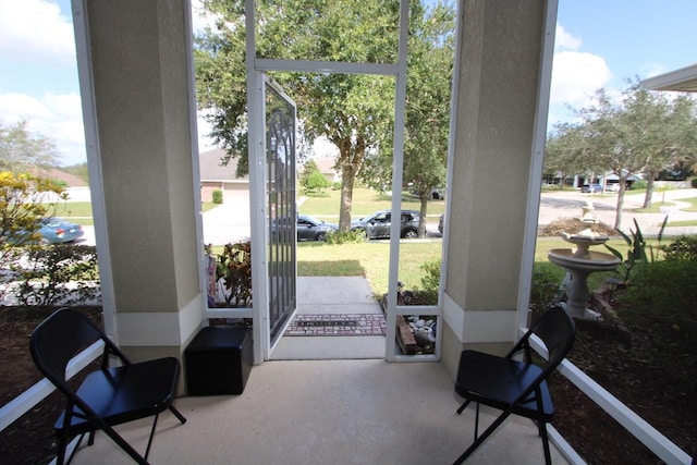 entryway featuring a healthy amount of sunlight