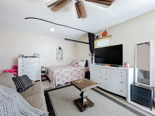 bedroom with ceiling fan