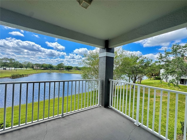 13803 Fairway Island Dr Unit 1627, Orlando, FL 32837 - balcony with a water view