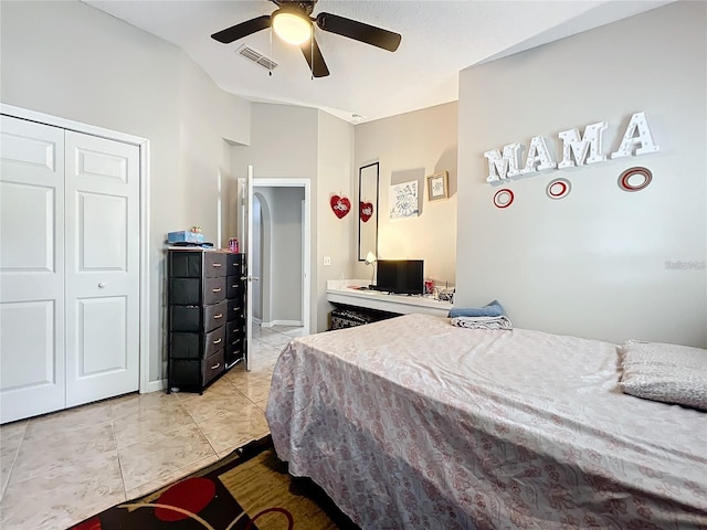 bedroom featuring a closet and ceiling fan