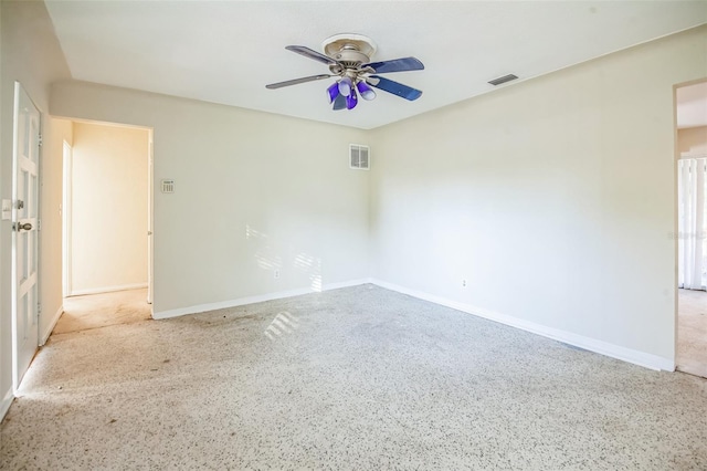 empty room featuring ceiling fan