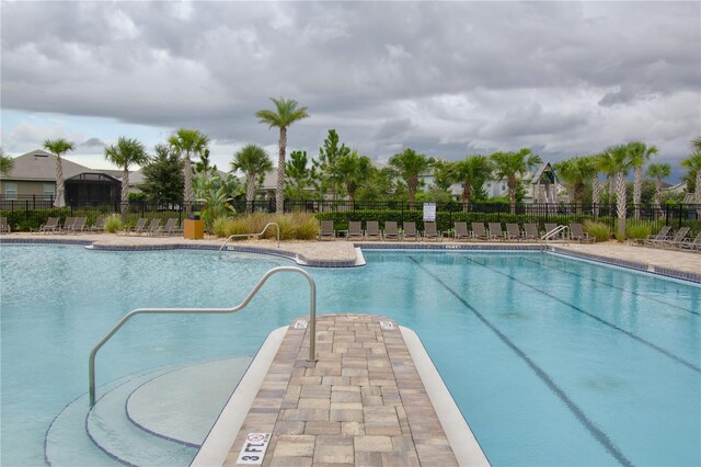 view of swimming pool