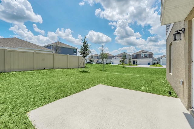 view of yard featuring a patio