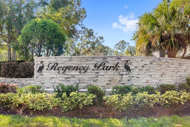 view of community / neighborhood sign