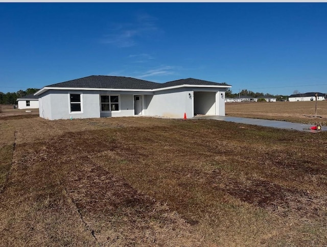 view of front of house with a front yard