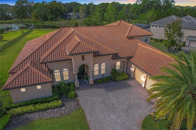 view of front of property featuring a garage